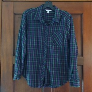 Women's Plaid Button-up